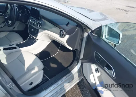 2015 Mercedes-Benz Cla 250 z USA, uszkodzony, nr VIN WDDSJ4EB0FN215208